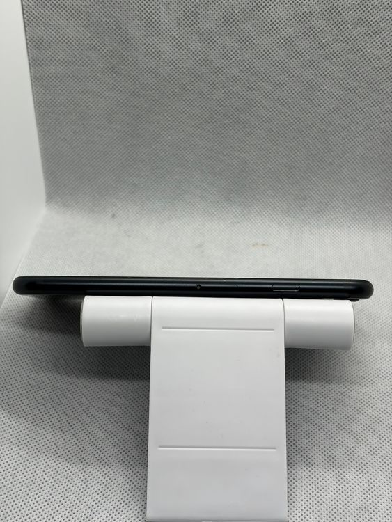 ���ϥԥͥ��ͥå� SIM�ե꡼ iPhoneSE ��3���� 64GB �ߥåɥʥ���