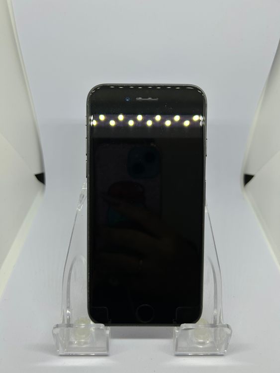 ��SIM�ե꡼ iPhone8  64GB ���졼 �Хåƥ꡼80%