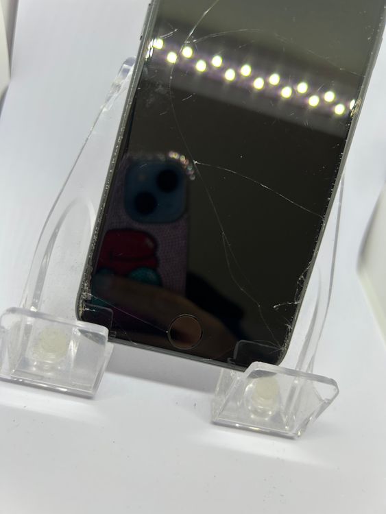��SIM�ե꡼ iPhoneSE��2����  64GB �֥�å� �Хåƥ꡼80
