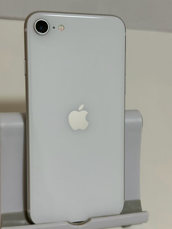 ���Хåƥ꡼93% SIM�ե꡼ iPhoneSE ��2���� 64GB �ۥ磻��