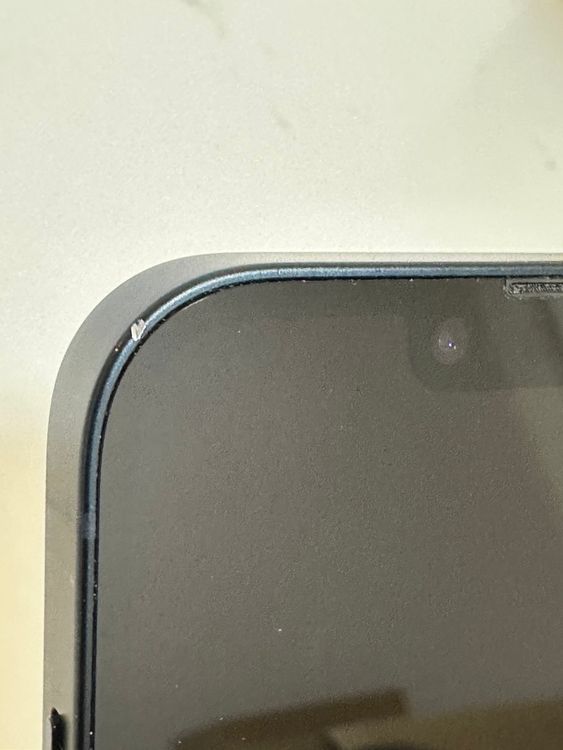 ���Хåƥ꡼84% SIM�ե꡼ iPhone14 128GB �ߥåɥʥ���