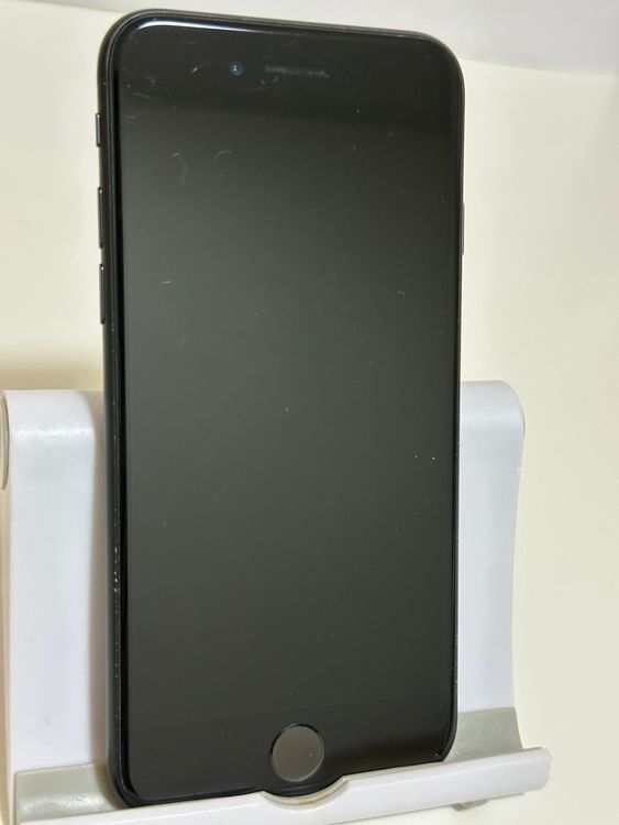 ��SIM�ե꡼ iPhoneSE ��2���� 64GB �֥�å�