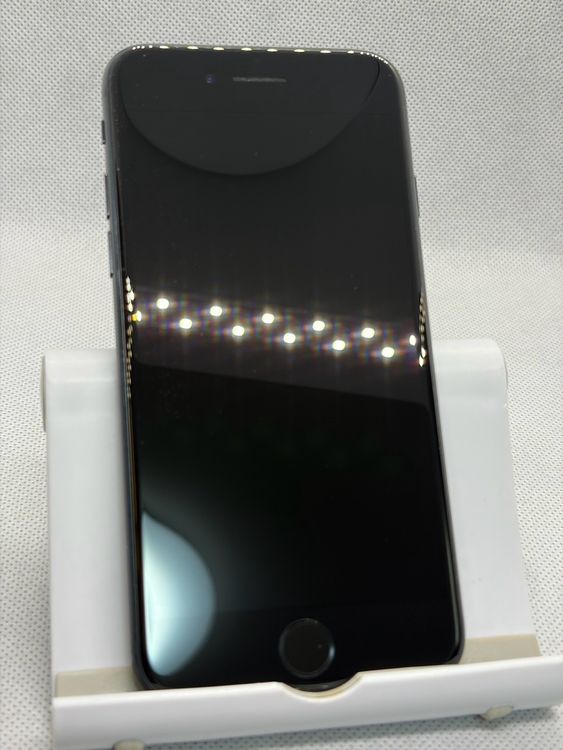 ���Хåƥ꡼83% SIM�ե꡼ iPhoneSE ��3���� 128GB �ߥåɥʥ���