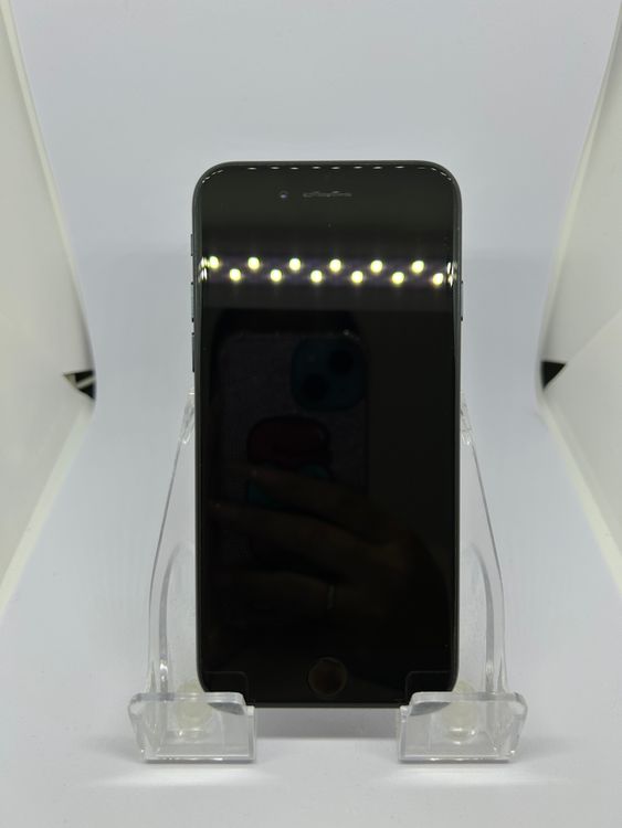 ��SIM�ե꡼ iPhoneSE��3����  64GB �ߥåɥʥ���