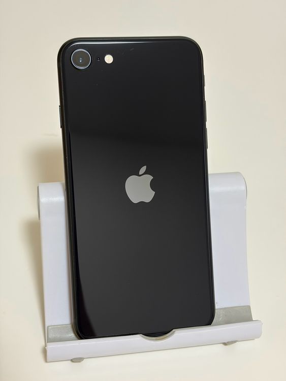 ���Хåƥ꡼86% Ķ���� SIM�ե꡼ iPhoneSE ��3���� 64GB �ߥåɥʥ���