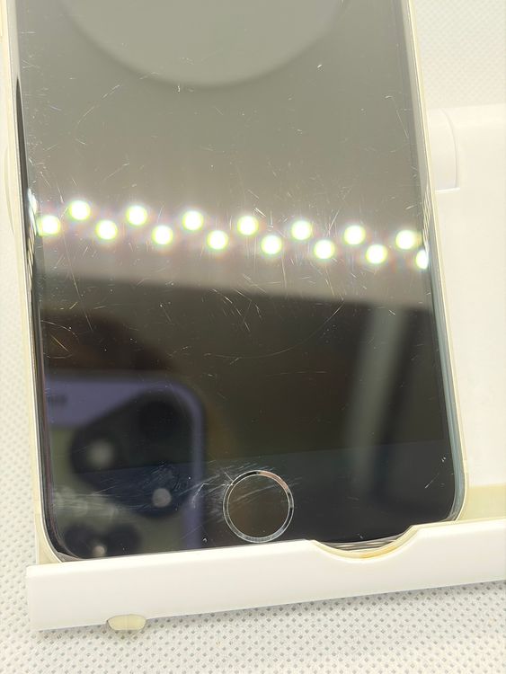 ���ϥԥͥ��ͥå� SIM�ե꡼ iPhoneSE ��3���� 64GB �Хåƥ꡼82% �������饤��