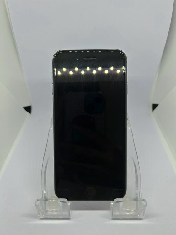 ��SIM�ե꡼ iPhone8 64GB ���졼
