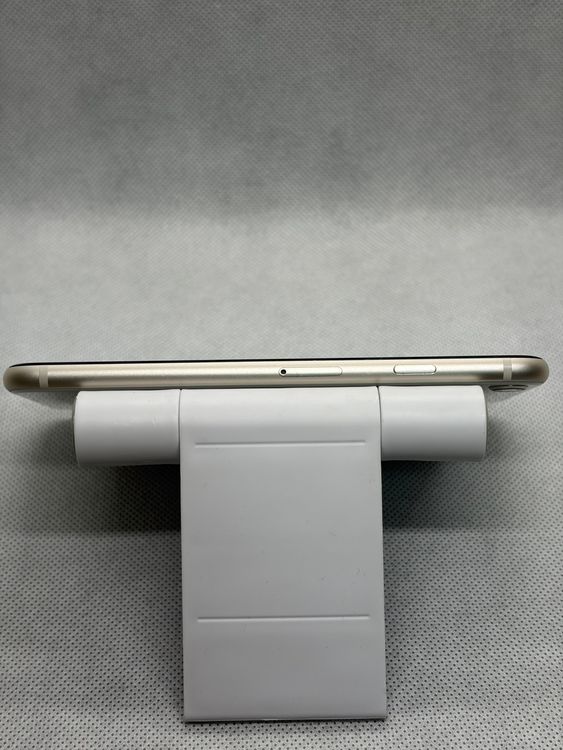���Хåƥ꡼89% Ķ���� SIM�ե꡼ iPhoneSE ��3���� 128GB �������饤��