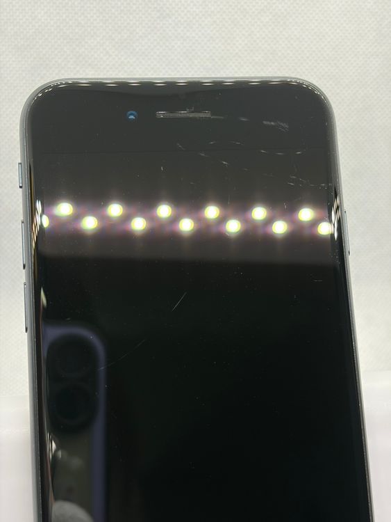���Хåƥ꡼91% SIM�ե꡼ iPhoneSE ��3���� 128GB �ߥåɥʥ���