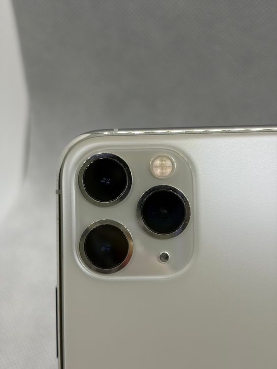 ���Хåƥ꡼86% SIM�ե꡼ iPhone11Pro 256GB ����С�