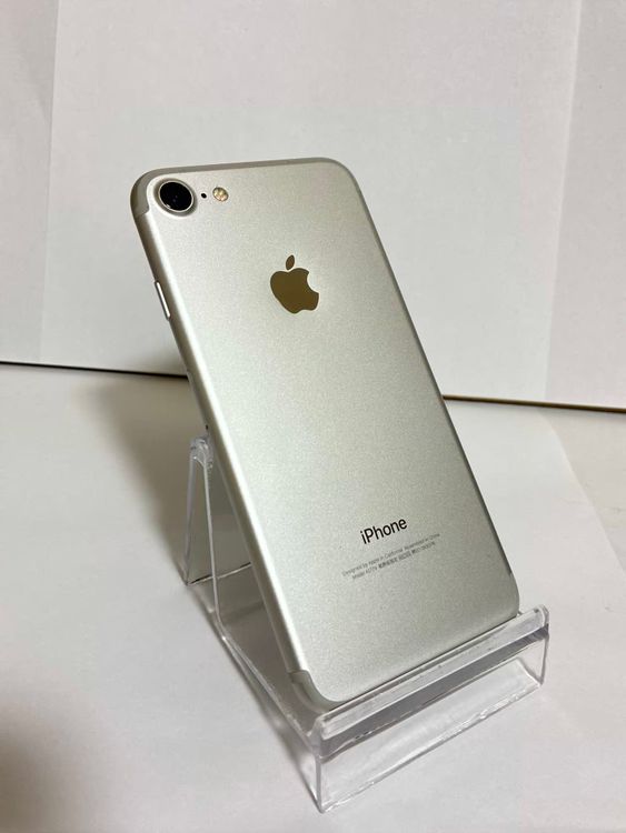 ���Хåƥ꡼84% ���� iPhone7 32GB ����С�   ����̵��