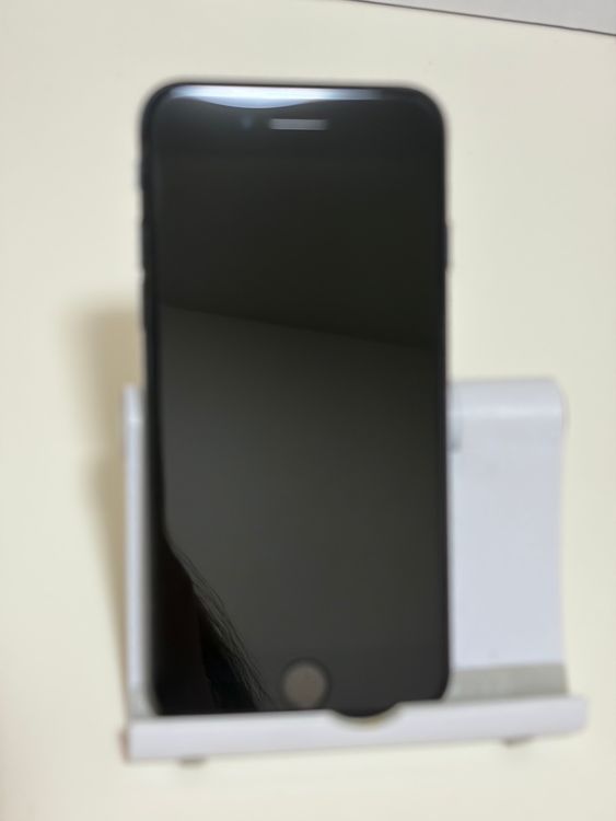 ��SIM�ե꡼ iPhoneSE ��3���� 128GB �ߥåɥʥ���