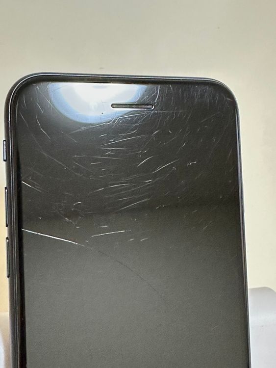 ��SIM�ե꡼ iPhoneSE ��2���� 64GB �֥�å�