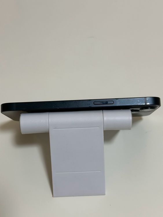 ���Хåƥ꡼87% SIM�ե꡼ iPhone13 128GB �ߥåɥʥ���