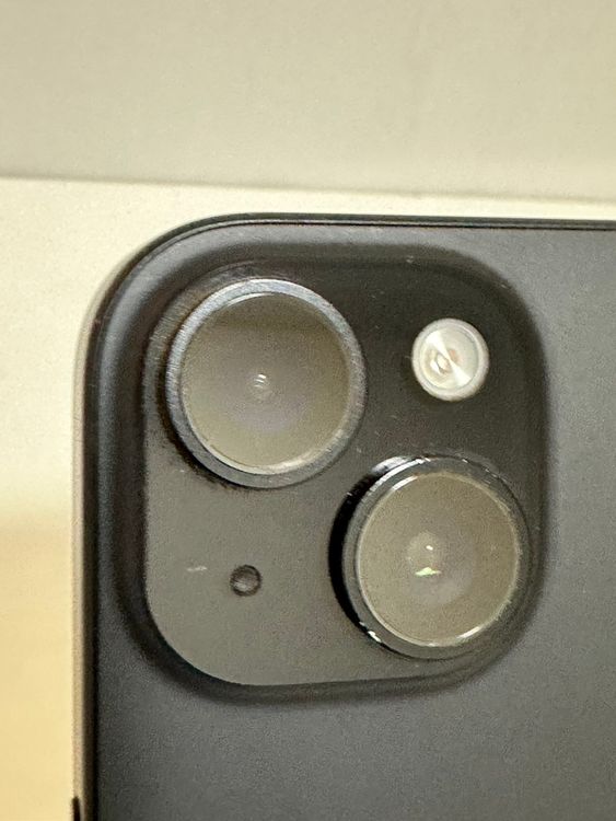 ���Хåƥ꡼84% SIM�ե꡼ iPhone15Plus 128GB �֥�å�
