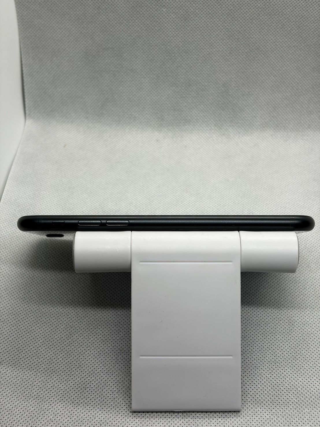 ムスビー｜○バッテリー87% 美品 SIMフリー iPhoneSE 第3世代 64GB