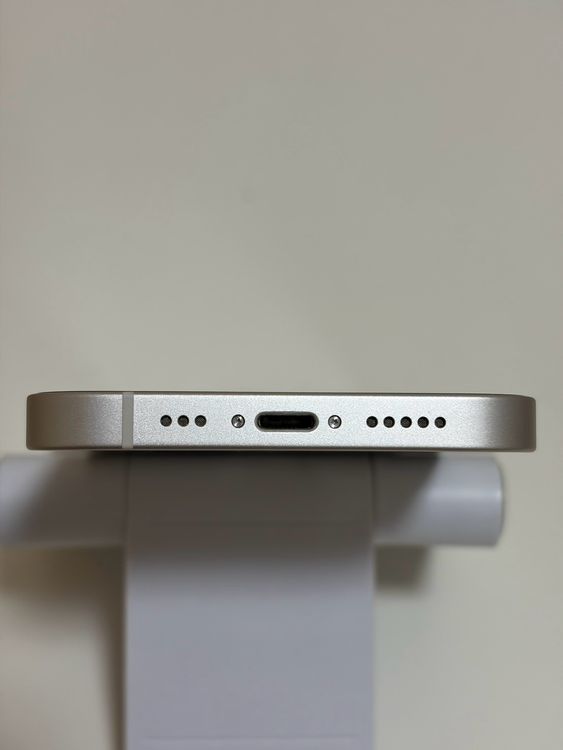 ���Хåƥ꡼90% SIM�ե꡼ iPhone14 128GB �������饤��