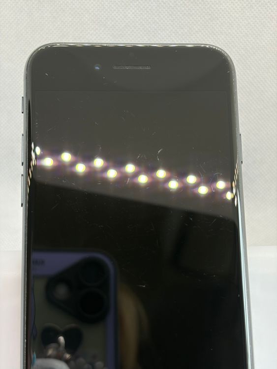 ���Хåƥ꡼90% SIM�ե꡼ iPhoneSE ��3���� 64GB �ߥåɥʥ���