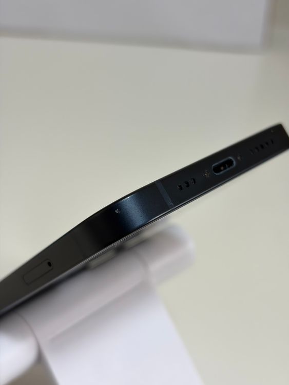 ���Хåƥ꡼84% ���� SIM�ե꡼ iPhone13 128GB �ߥåɥʥ���