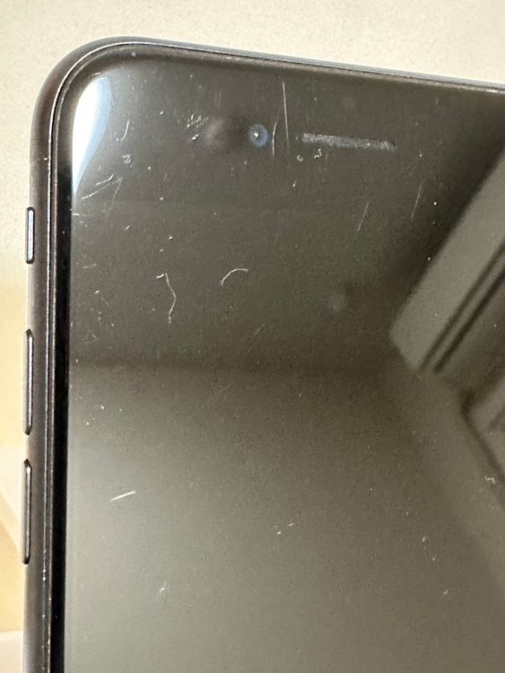 ��SIM�ե꡼ iPhoneSE ��2���� 64GB �֥�å�