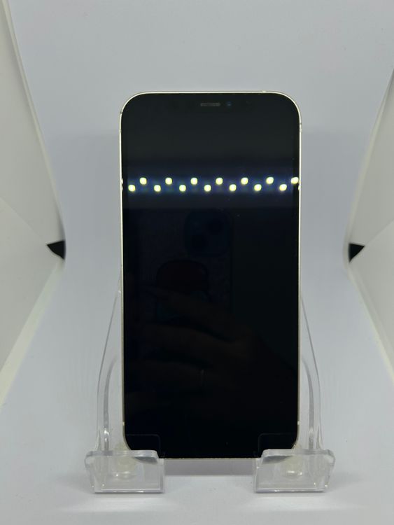 ��SIM�ե꡼ iPhone12  64GB �ۥ磻�� �Хåƥ꡼76%