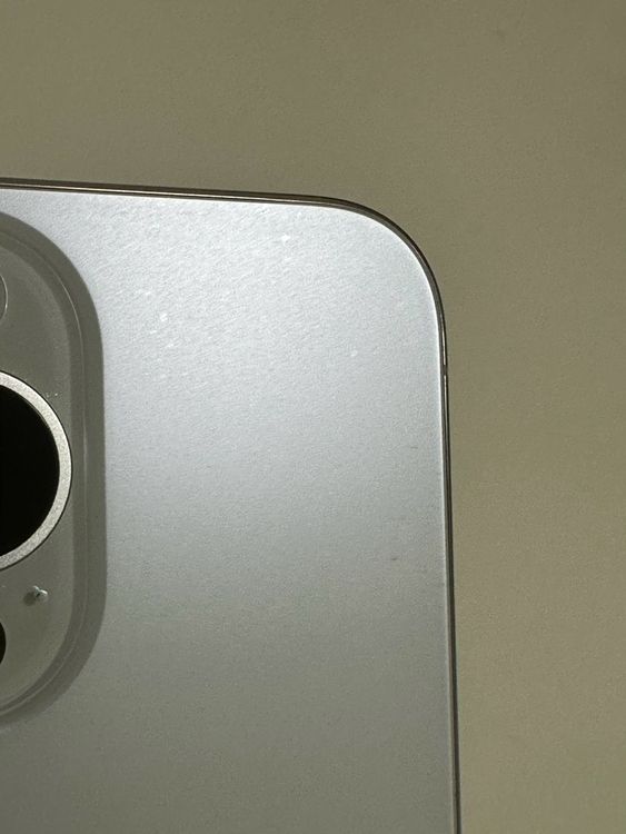 ���Хåƥ꡼83% SIM�ե꡼ iPhone15ProMax 256GB �ʥ���������˥���