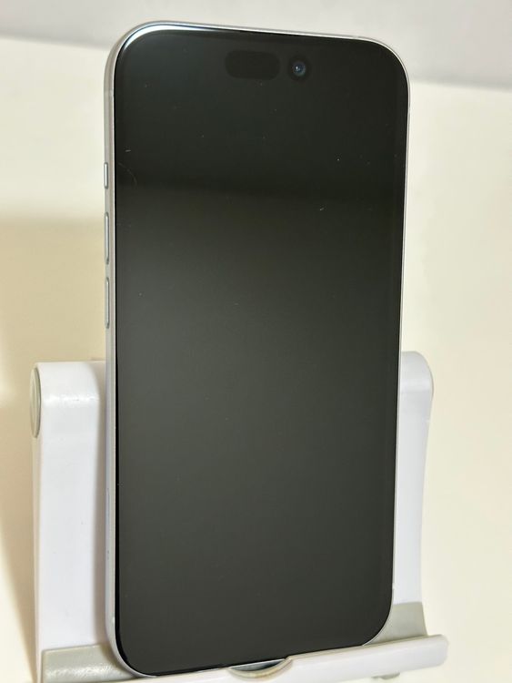 ���Хåƥ꡼82% SIM�ե꡼ iPhone15 128GB �֥롼