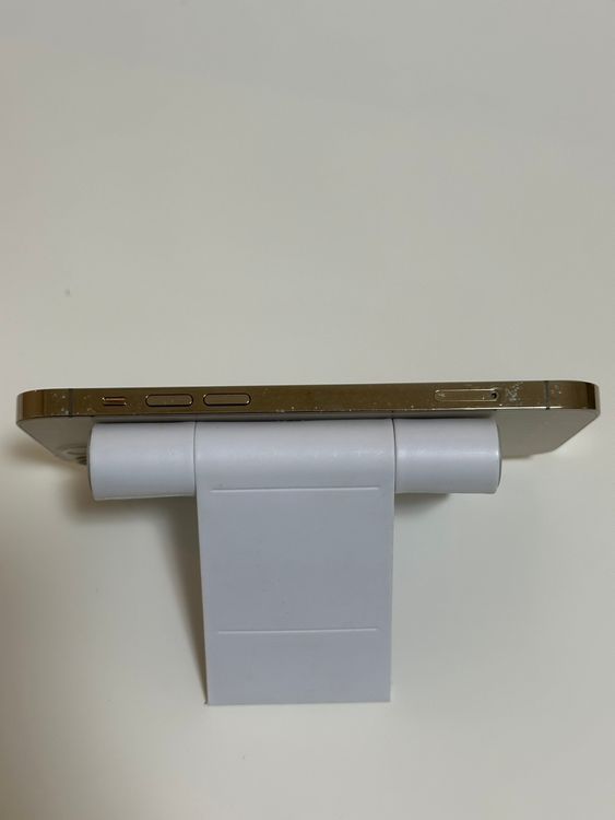 ���Хåƥ꡼82% SIM�ե꡼ iPhone12Pro 256GB �������