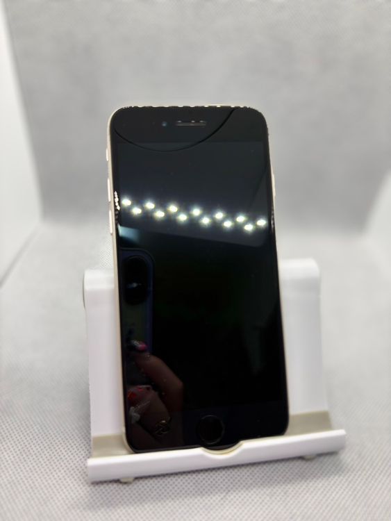 ���ϥԥͥ��ͥå� SIM�ե꡼ iPhoneSE ��3���� 64GB �������饤�� �Хåƥ꡼95%