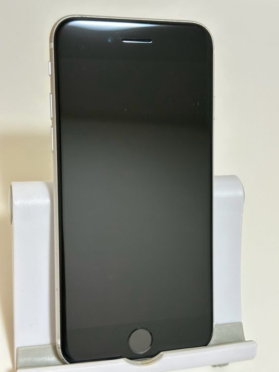 ���Хåƥ꡼93% SIM�ե꡼ iPhoneSE ��2���� 64GB �ۥ磻��