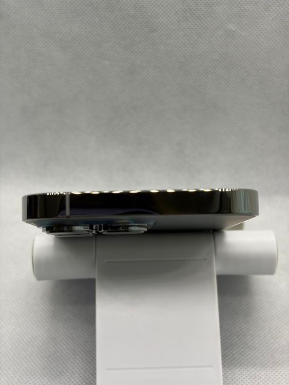 ���Хåƥ꡼84% Ķ���� SIM�ե꡼ iPhone13Pro 256GB ����ե�����