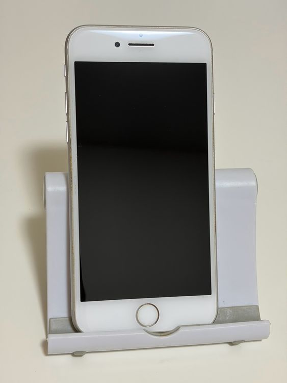 ��SIM�ե꡼ iPhone8 64GB ����С�