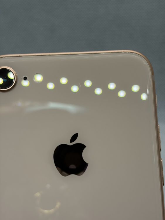 ���Хåƥ꡼82% SIM�ե꡼ iPhone8 64GB �������