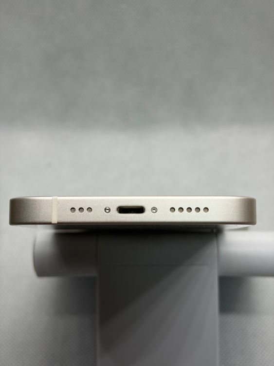 ���Хåƥ꡼86% ����Ʊ�� SIM�ե꡼ iPhone14 128GB �������饤��