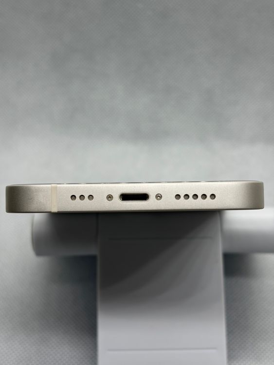 ���Хåƥ꡼83% SIM�ե꡼ iPhone13 128GB �������饤��