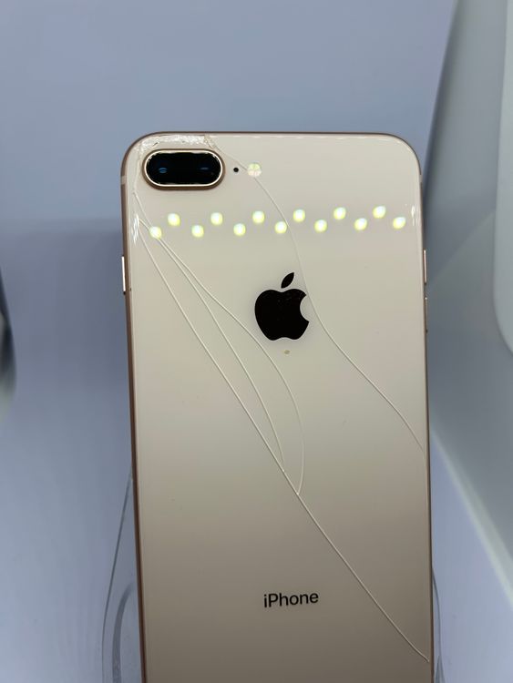 ��SIM�ե꡼ iPhone8Plus  64GB ������� �Хåƥ꡼82%