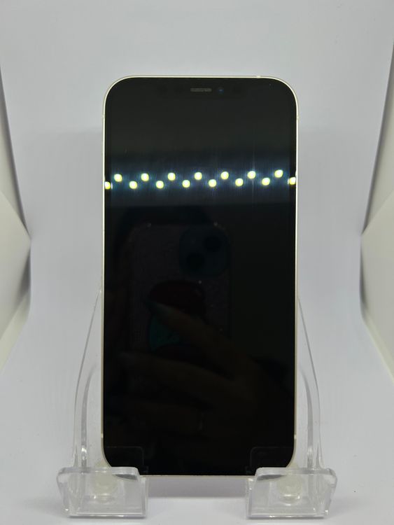 ������ SIM�ե꡼ iPhone12  128GB �ۥ磻�� �Хåƥ꡼77%