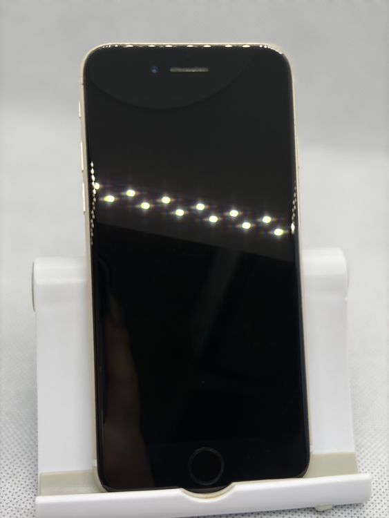 ��SIM�ե꡼ iPhoneSE ��3���� 64GB �������饤�� �Хåƥ꡼81%