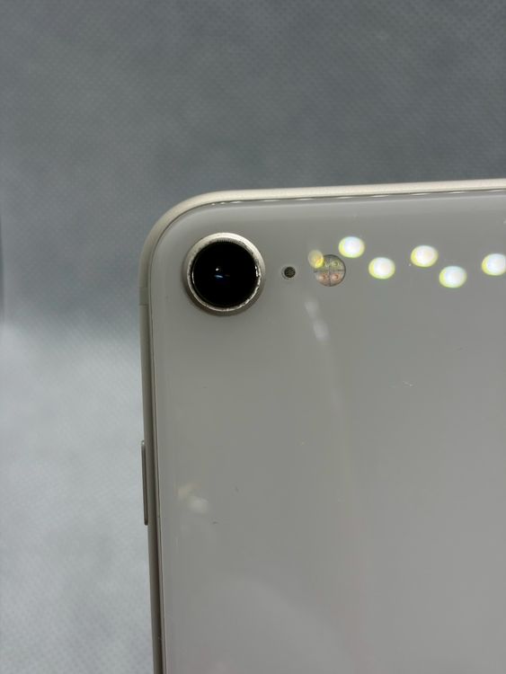 ���Хåƥ꡼86% ���� SIM�ե꡼ iPhoneSE ��3���� 64GB �������饤��