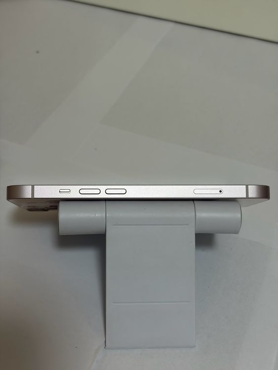 ���Хåƥ꡼85% Ķ���� SIM�ե꡼ iPhone13 128GB �ԥ�