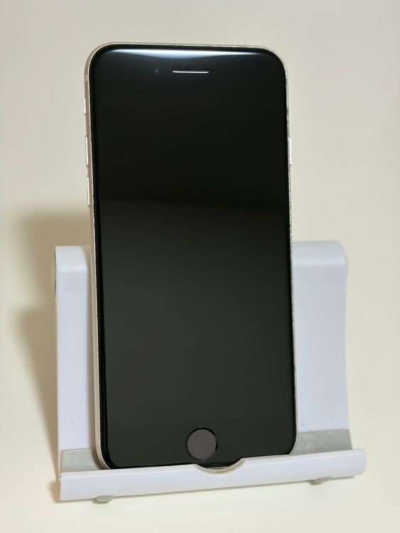���Хåƥ꡼84% SIM�ե꡼ iPhoneSE ��3���� 256GB �������饤��