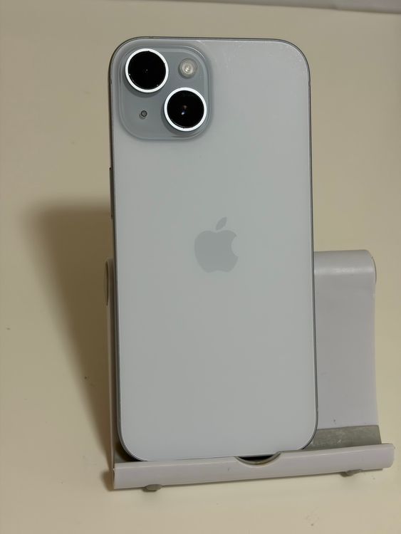 ���Хåƥ꡼83% SIM�ե꡼ iPhone15 128GB �֥롼