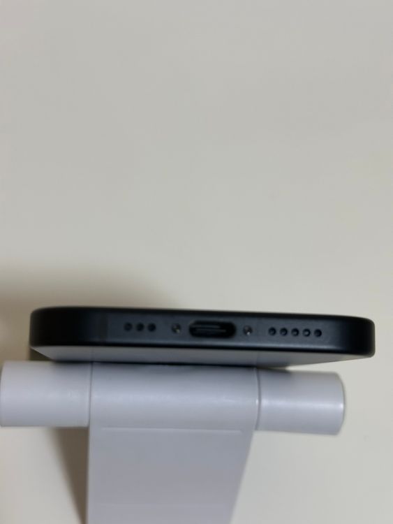���Хåƥ꡼88% SIM�ե꡼ iPhone15 128GB �֥�å�