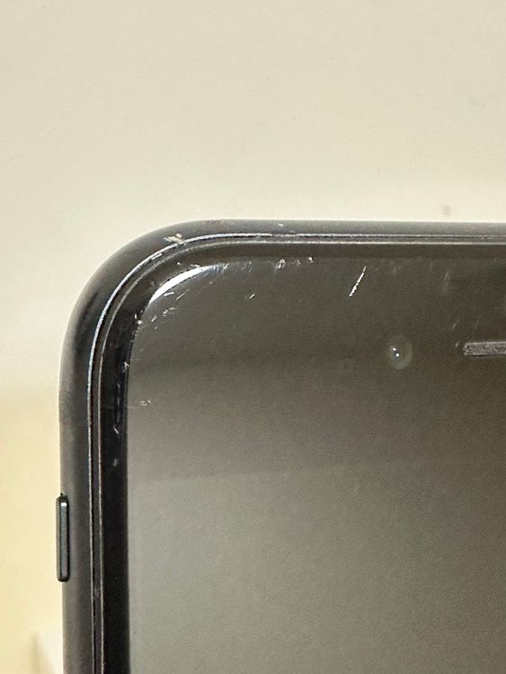 ��SIM�ե꡼ iPhoneSE ��3���� 64GB �ߥåɥʥ���