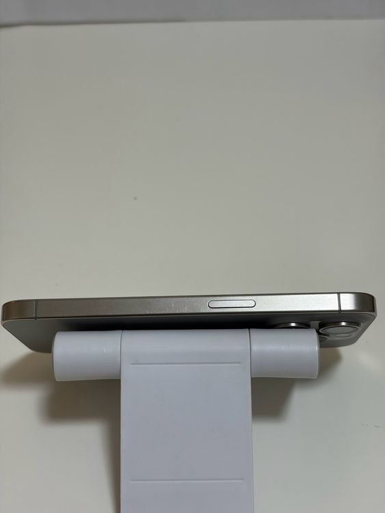 ��SIM�ե꡼ iPhone15Pro 128GB �ʥ���������˥���