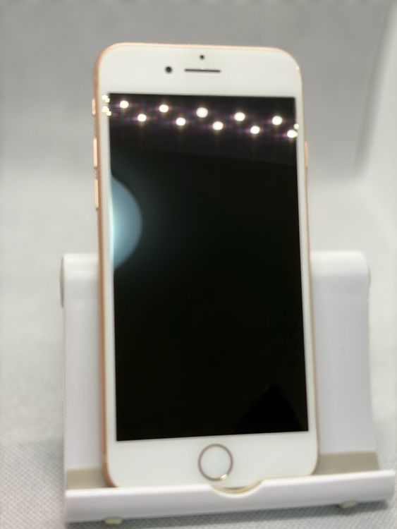 ���Хåƥ꡼82% SIM�ե꡼ iPhone8 64GB �������