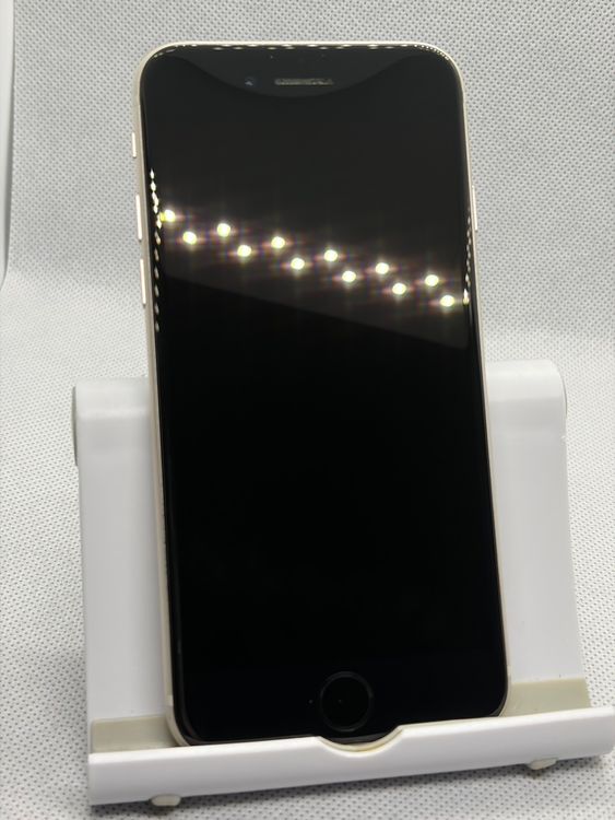 ���Хåƥ꡼85% SIM�ե꡼ iPhoneSE ��3���� 64GB �������饤��