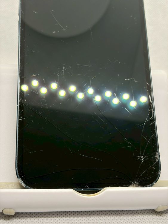 ���Хåƥ꡼86% SIM�ե꡼ iPhone14 128GB �ߥåɥʥ���