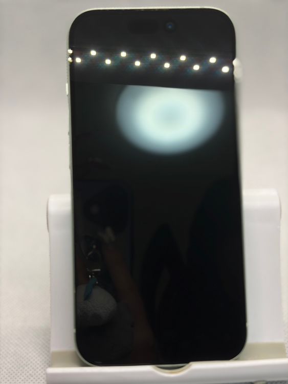 ���Хåƥ꡼88% SIM�ե꡼ iPhone15 128GB ���꡼��