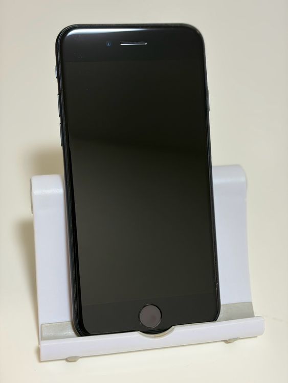 ���Хåƥ꡼83% Ķ���� SIM�ե꡼ iPhoneSE ��3���� 64GB �ߥåɥʥ���